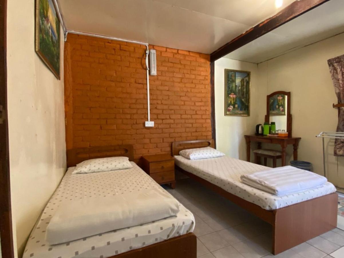 Mile 36 Lodge Kundasang Exterior photo