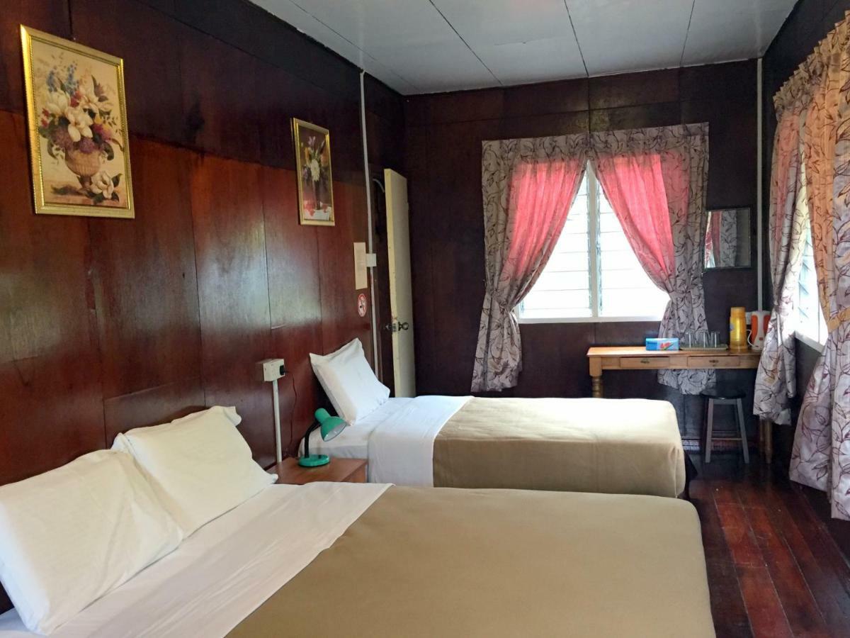 Mile 36 Lodge Kundasang Exterior photo